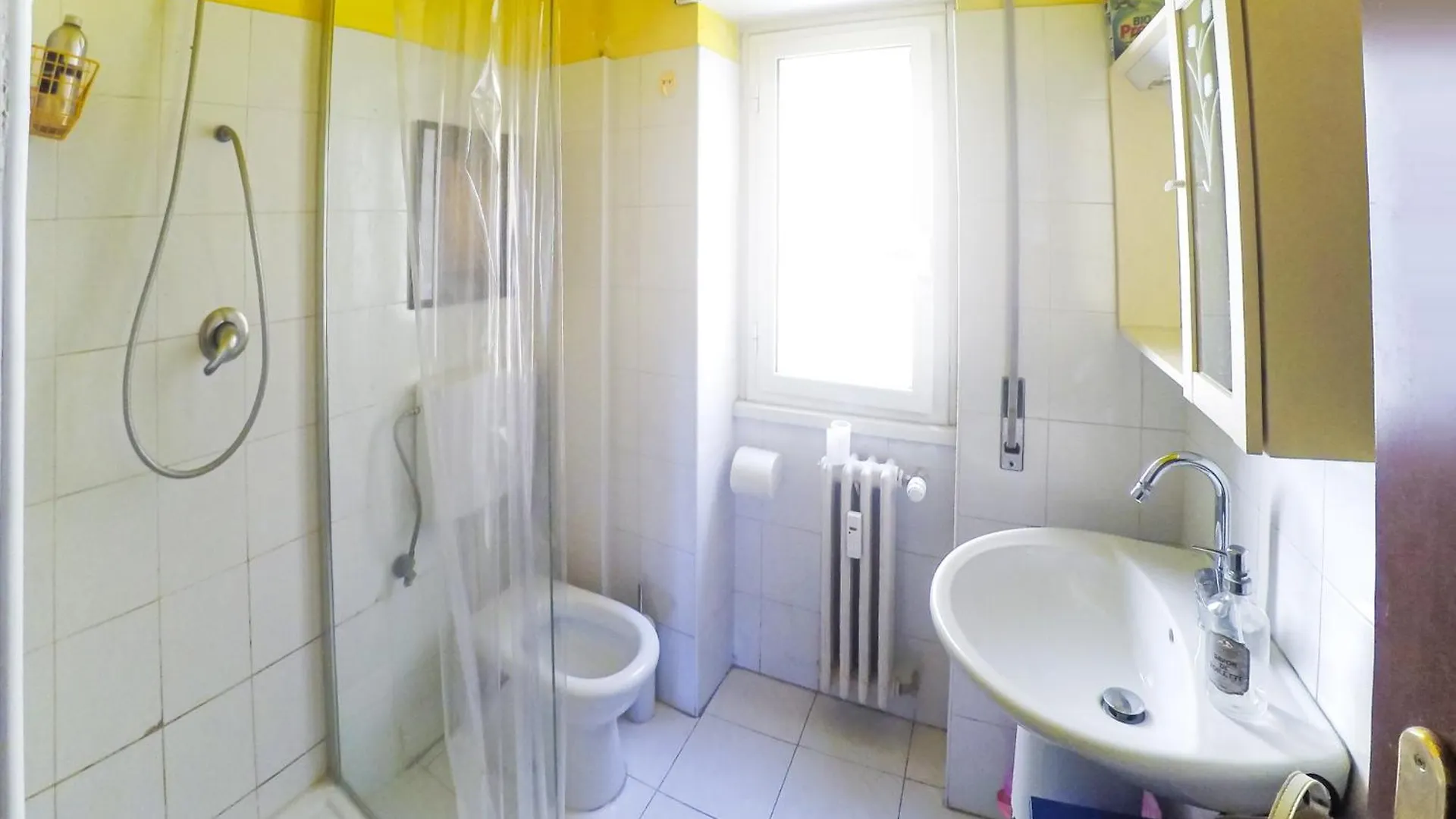 Camere Artistiche In Appartamento Roma Alloggio in famiglia