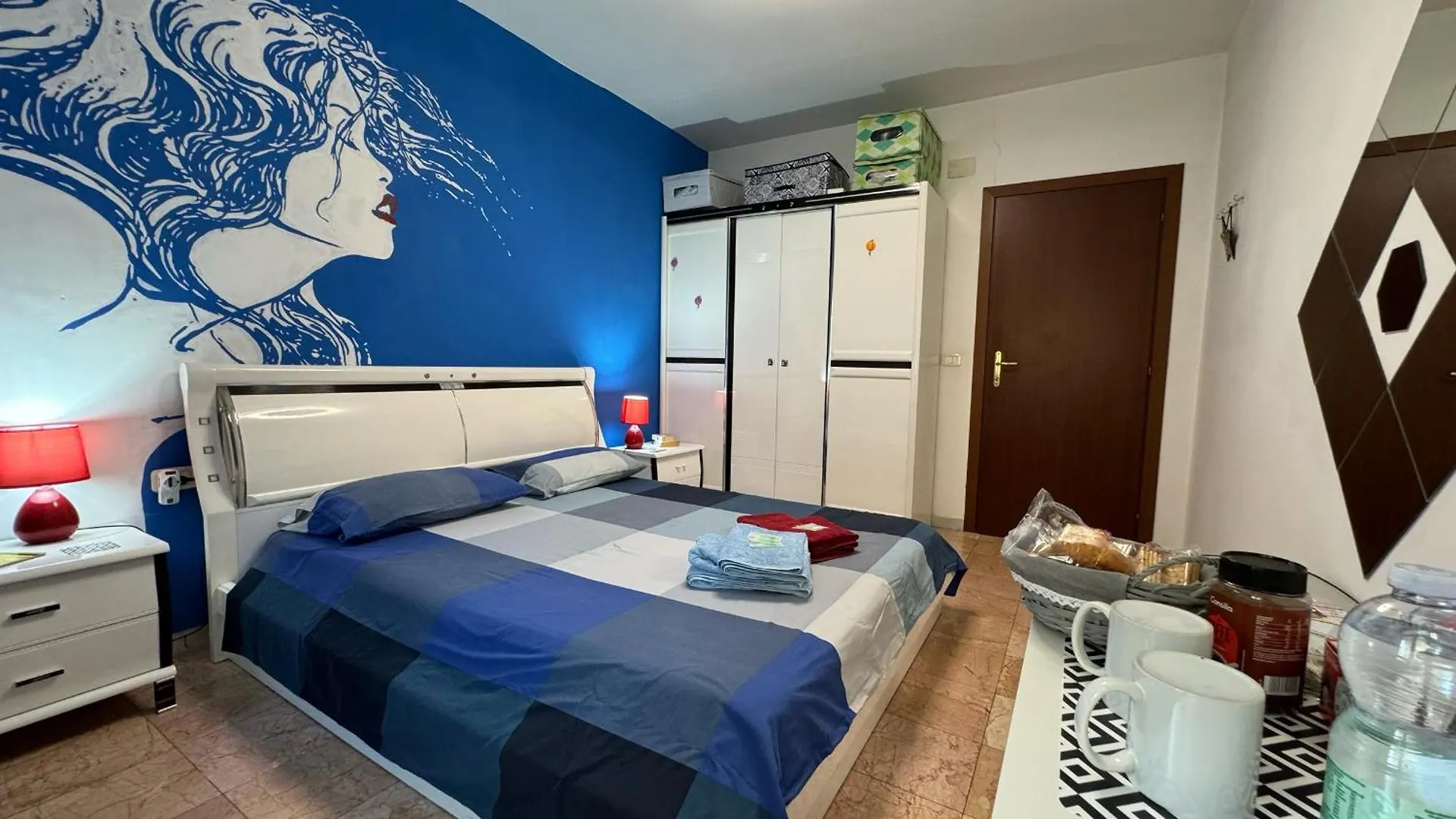 Homestay Camere Artistiche In Appartamento Rome Italy